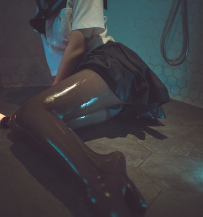 [面饼仙儿] 人气Coser 脑内少女 浴缸黑丝