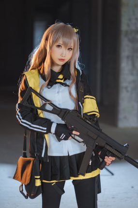 [面饼仙儿] 人气Coser UMP45