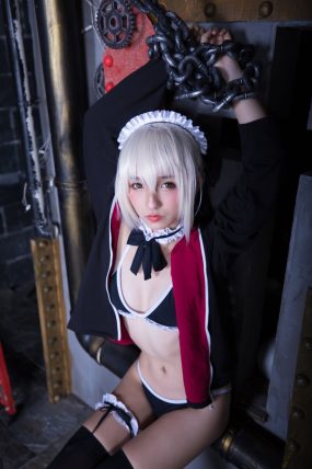 神楽坂真冬 絶対服従