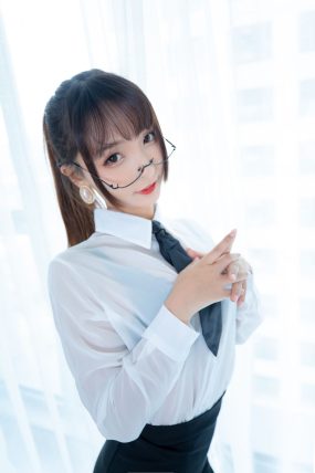 神楽坂真冬 ホワイトオフィス